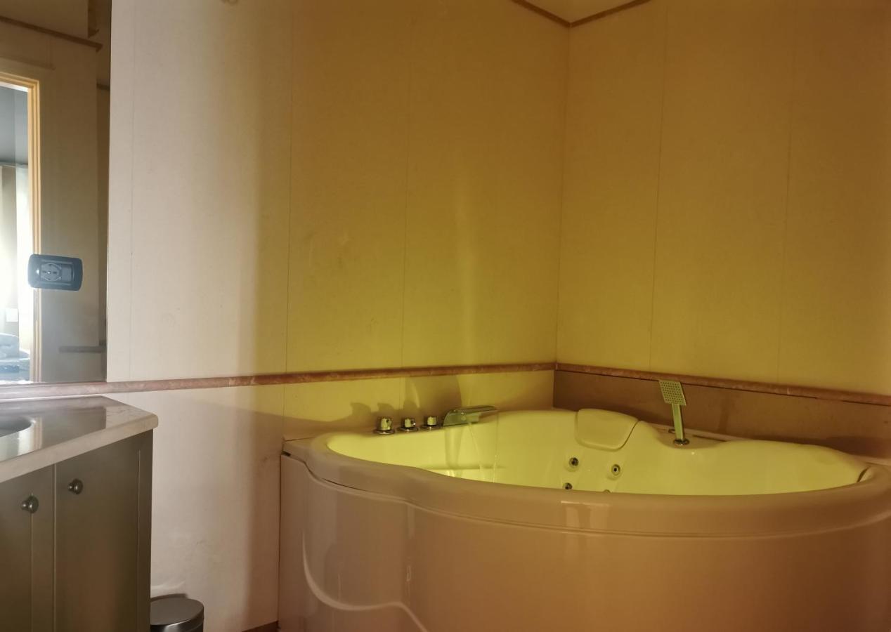 Bed and Breakfast Dimora Dei Salentini Lecce Exterior foto